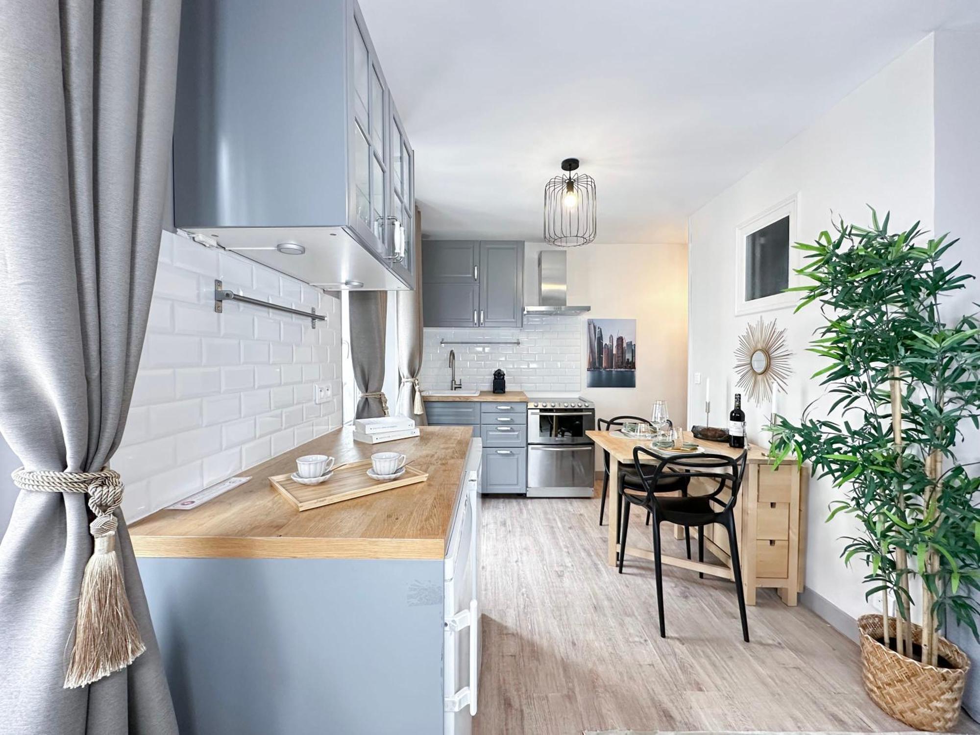 Stylish & Chic Duplex Near Eiffel Tower Apartment ปารีส ภายนอก รูปภาพ