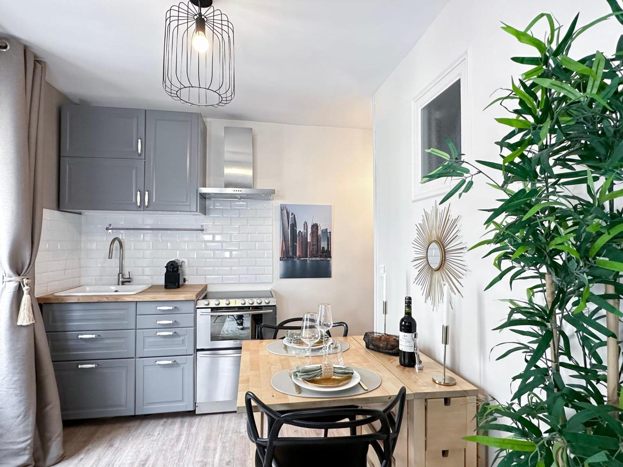 Stylish & Chic Duplex Near Eiffel Tower Apartment ปารีส ภายนอก รูปภาพ
