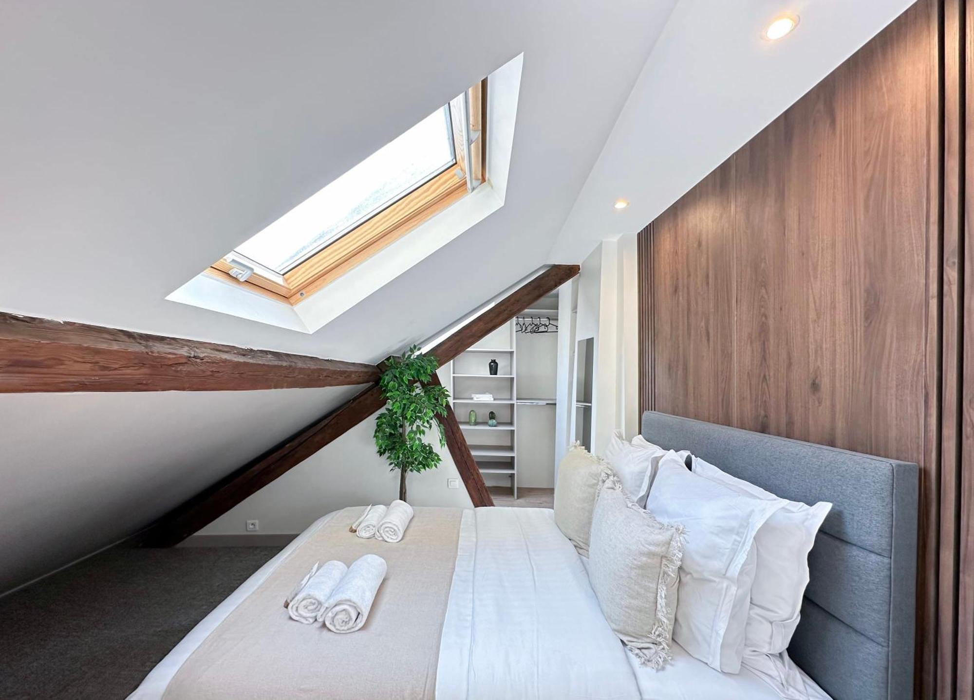 Stylish & Chic Duplex Near Eiffel Tower Apartment ปารีส ภายนอก รูปภาพ
