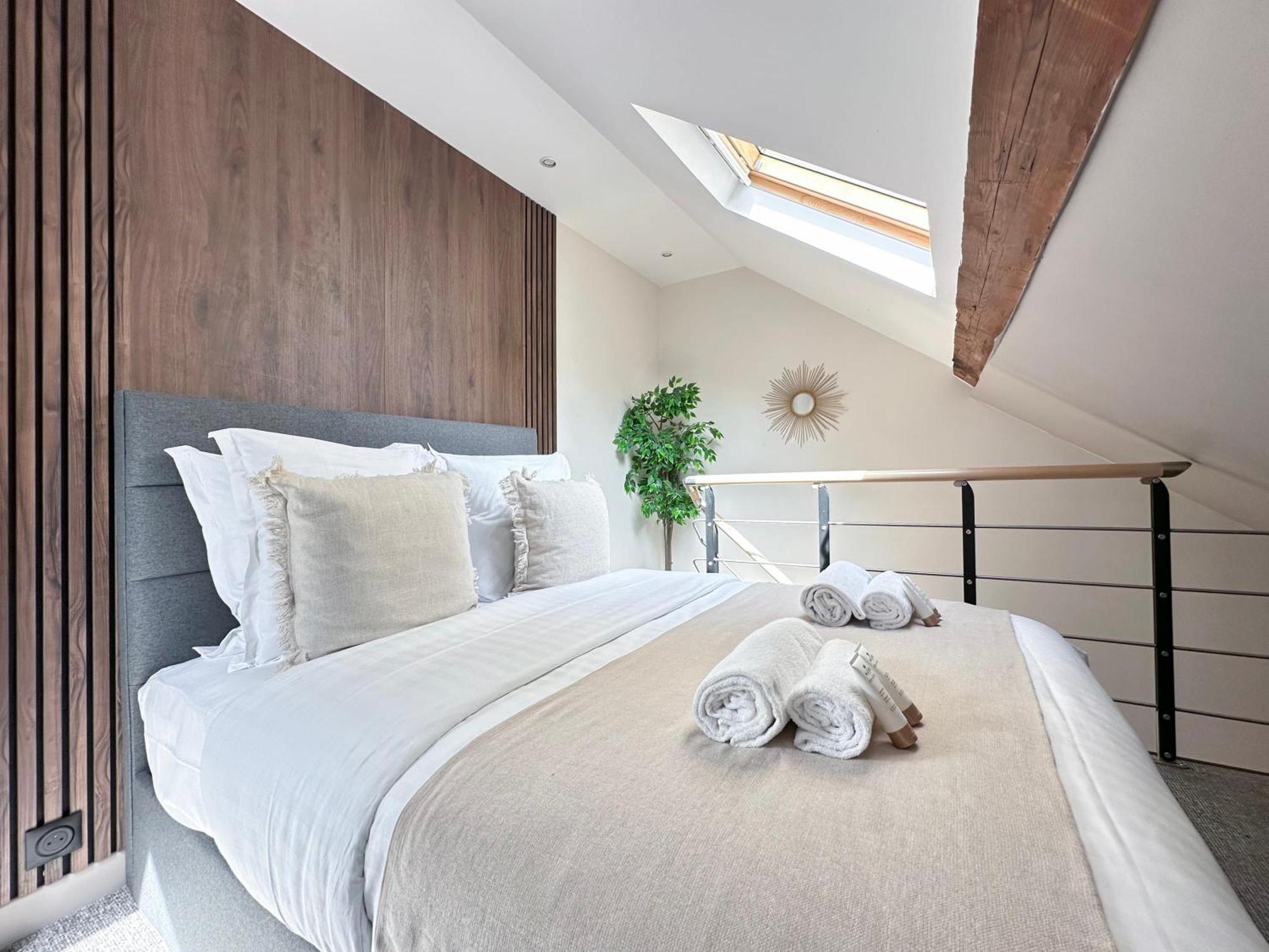 Stylish & Chic Duplex Near Eiffel Tower Apartment ปารีส ภายนอก รูปภาพ